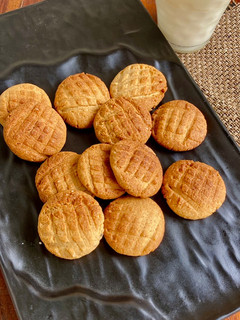 आटा बिस्कुट (aata biscuit recipe in hindi) रेसिपी मुख्य फोटो