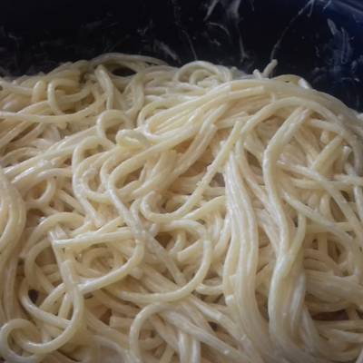 Spaghetti con crema y mayonesa Receta de Jessy- Cookpad