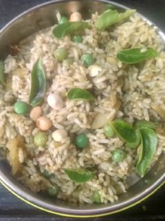 புதினா ரைஸ். (Puthina rice recipe in tamil) செய்முறை முக்கிய புகைப்படம்