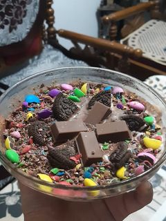 किटकैट केक (KitKat cake recipe in Hindi) रेसिपी मुख्य फोटो