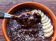 Una foto de porridge avena microondas