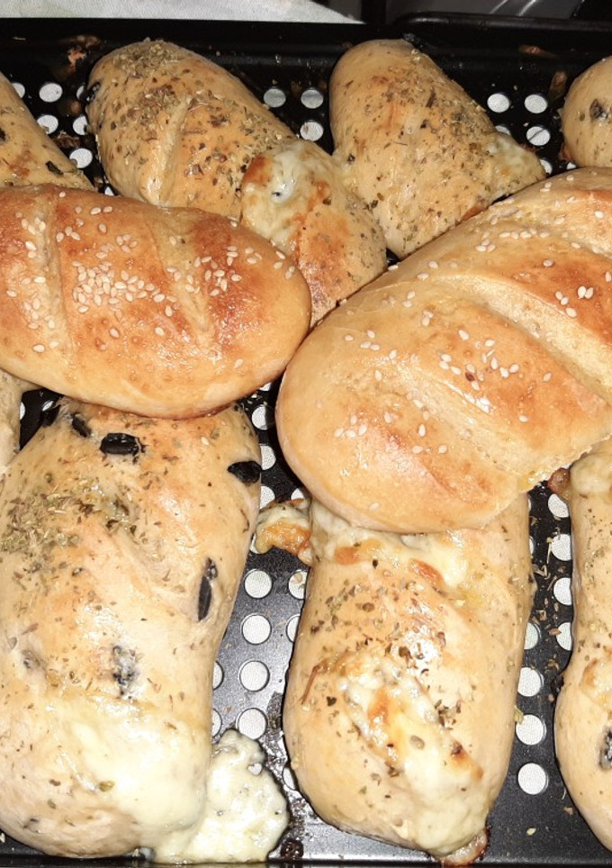 Una foto de Pan Toscano, Queso y Orégano