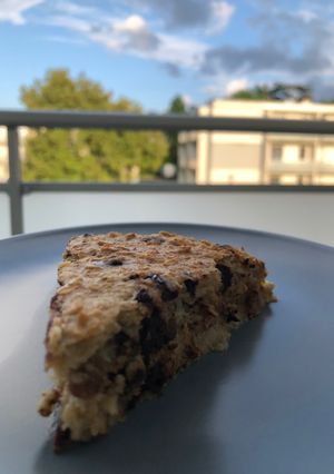 Banános-csokis-zabpelyhes sütemény recept fotója