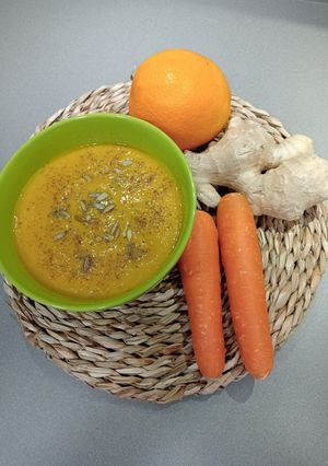 Una foto de Crema fría de calabaza y zanahoria 🥕 👌💯