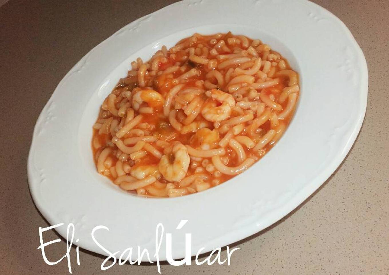 Fideuá meloso de gambas