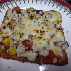 A picture of Bread Pizza.