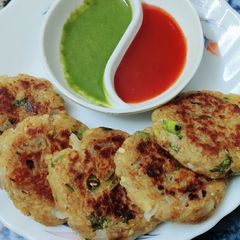 A picture of Maggi Tikki.
