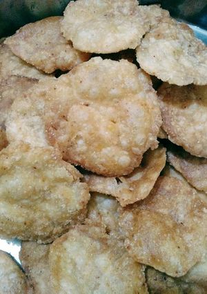 A picture of Papdi for chaat.