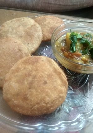 चना दाल कचौड़ी (chana dal kachodi recipe in Hindi) रेसिपी मुख्य फोटो