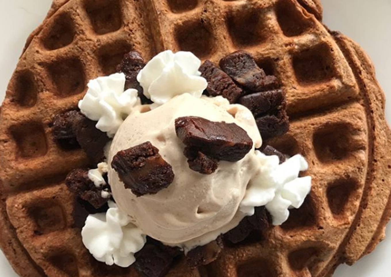 Waffles de avena y brownie