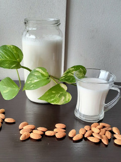 Una foto de "Leche" de almendras
