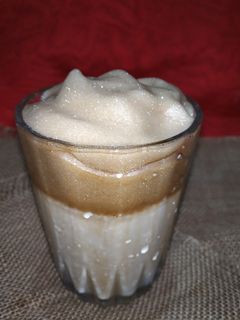 ડાલગોના કોફી (Dalgona Coffee Recipe In Gujarati) રેસીપી મુખ્ય ફોટો