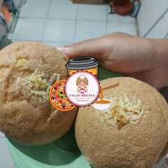 รูปของ Roti boy (mexican coffee bun) by NonaRoti