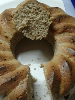 Una foto de Torta de peras y coco