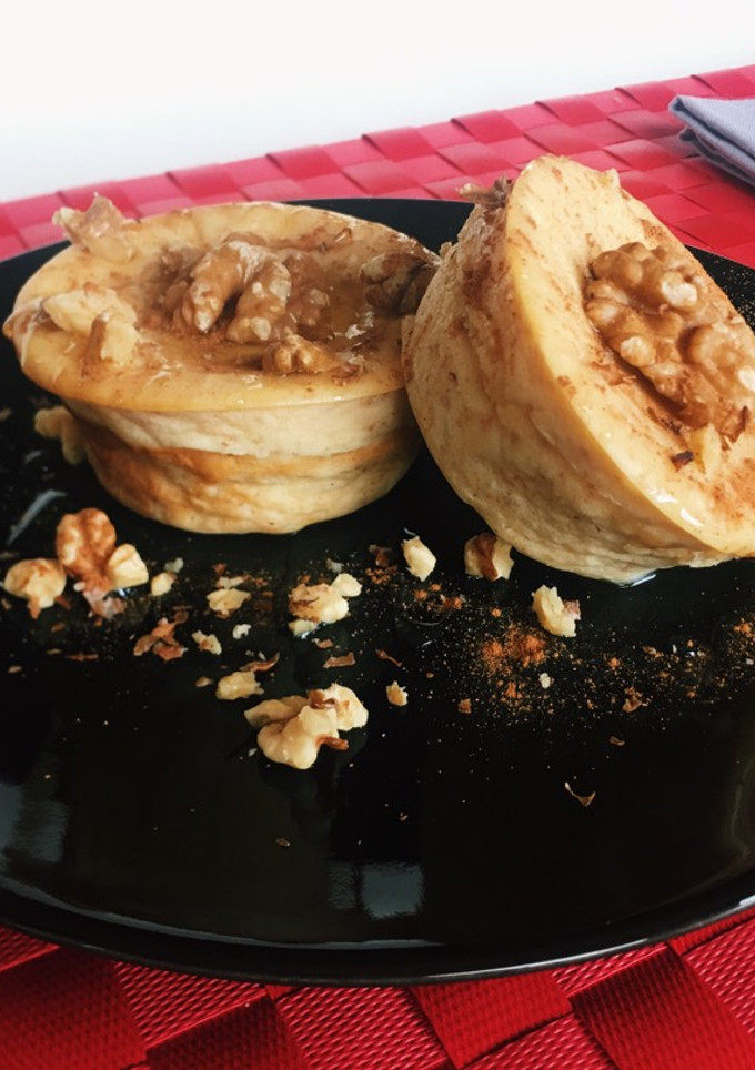 Una foto de Mini tartas de requesón con miel y nueces