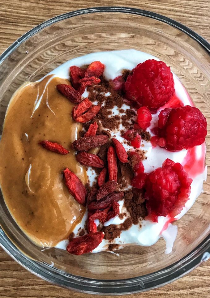 Una foto de Bowl de yogur natural 🍨