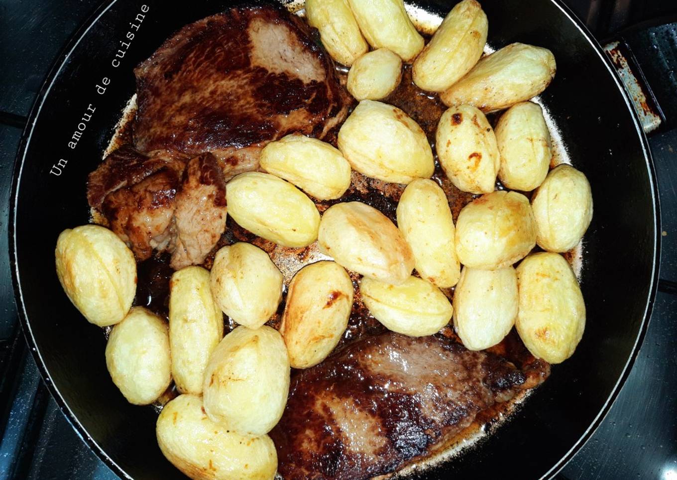Steak a la poêle accompagné de pommes de terre 🍽