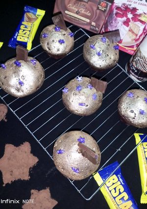 A picture of Chocolate cupcake.