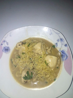 A picture of Chicken noodle pepper soup.