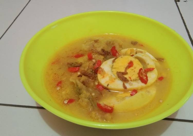 006. Opor Ayam dan Telur