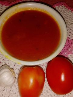 टमाटर लहसुन की मीठी चटनी(tamater lahsun ki meethi chutney recipe in hindi) रेसिपी मुख्य फोटो
