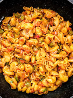 A picture of Indian style macaroni.