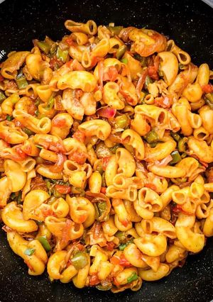 A picture of Indian style macaroni.