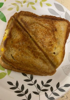 A picture of 4 veggie sandwich.