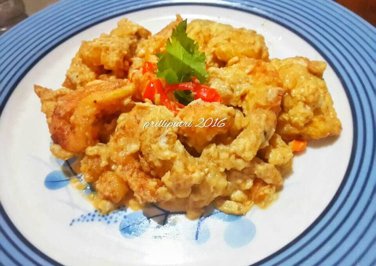 Cara Memasak Udang Goreng Saos Telur Asin yang Renyah