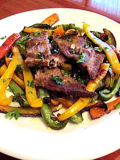 Una foto de Fritada de tres pimientos con carne de cerdo