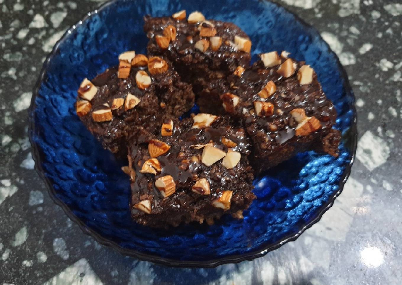 Mocha banana cubes. (Brownie)