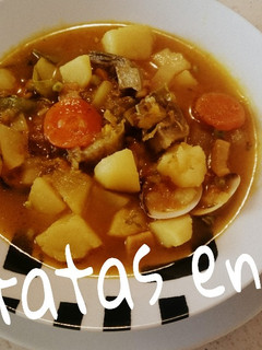Una foto de Patatas en caldo de pescado