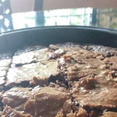 A picture of Simple chocolate brownies.