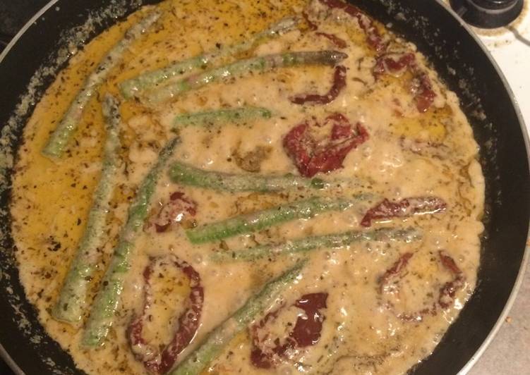 Creamy Sun-dried Tomato with Asparagus and Fish