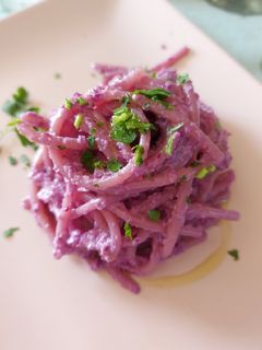 Foto di Spaghetti al pesto di cavolo rosso