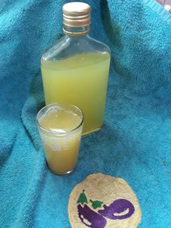Una foto de Infusión de alpistre con jengibre y cúrcuma