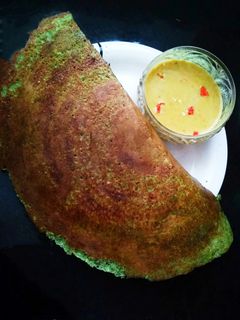 क्रिस्पी मूग डोसा (crispy moong dosa recipe in marathi) रेसिपी चे मुख्य फोटो
