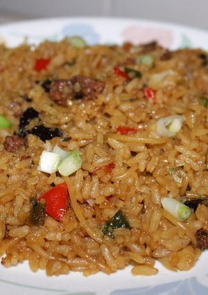 Una foto de Arroz navideño con cerdo y frutos secos