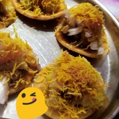 A picture of Sev puri.