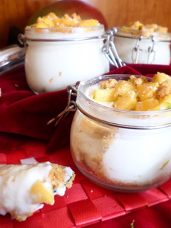 Una foto de Vasitos cheesecake de mango con toque de lima y coco