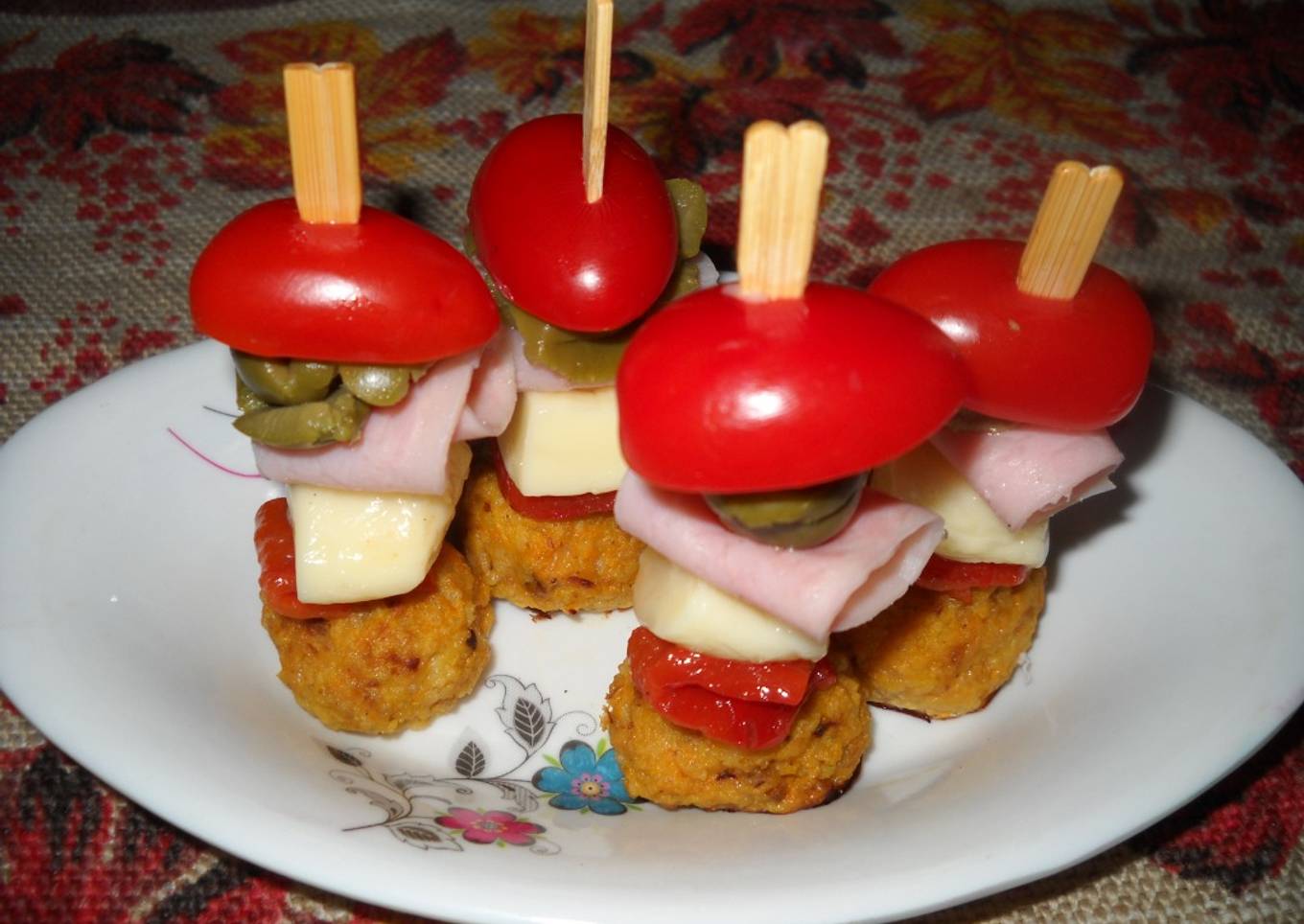 Pinchos para niños con bolitas de calabaza y arroz