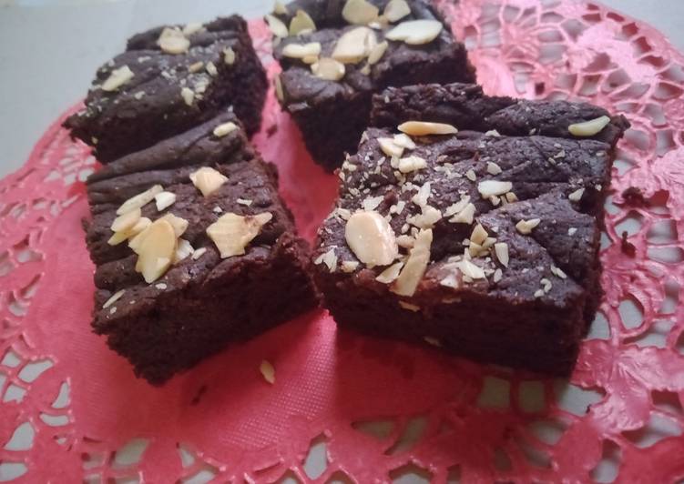 Bagaimana Menyiapkan Brownies Panggang &#34;Tintin Rayner&#34; yang Lezat Sekali