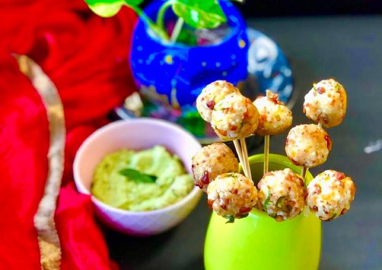 Sabudana vada lollipops