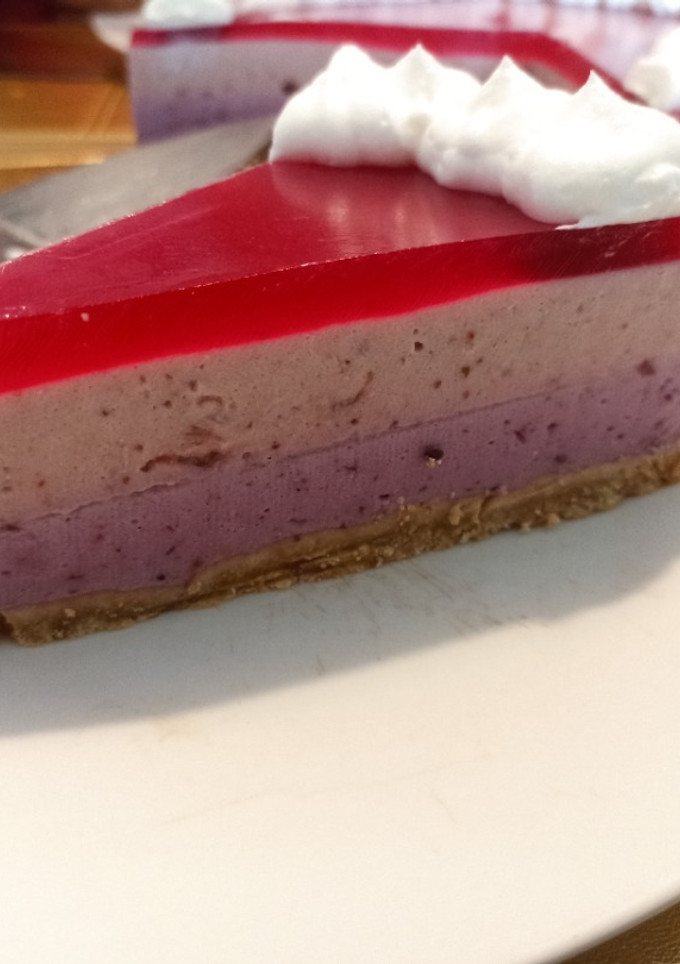 Una foto de Tarta tricolor de Yogurt