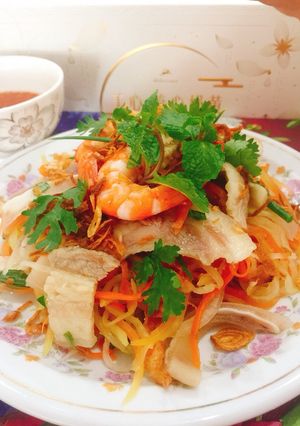 Hình của món Gỏi đu đủ tôm thịt.
