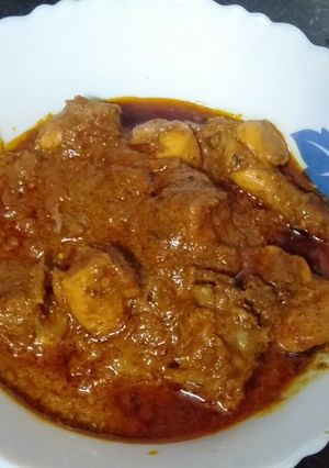 স্পাইসি হায়দ্রাবাদি গ্ৰেভি চিকেন(spicy Hyederabadi gravy chicken recipe in Bengali) রেসিপির প্রধান ছবি