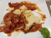 Una foto de salsa para cangrejo