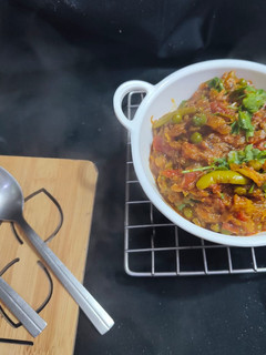 मटर वाला बैंगन का भरता(matar wala baingan ka bharta recipe in hindi) रेसिपी मुख्य फोटो