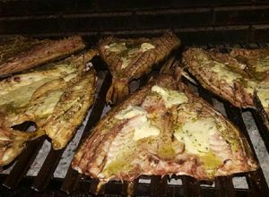 Una foto de Corvinas rubias a la parrilla🐟🍷