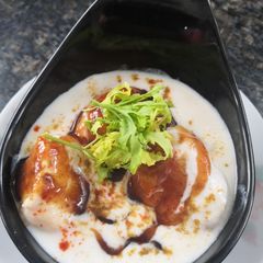 Dahi vada A picture of Dahi vada.